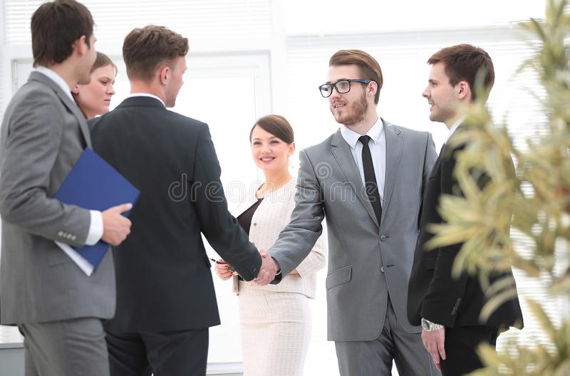 【足球赌注软件】三季报后宝能系两度减持万科 套现约6.48亿元(图2) 十大足球赌注软件